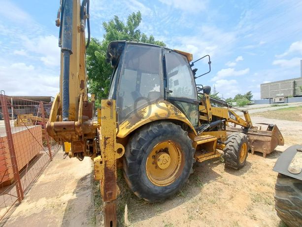 Retroescavadora CATERPILLAR 428E