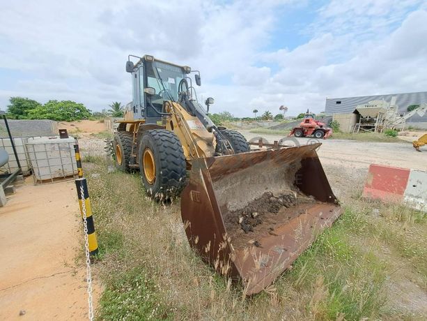 Pá carregadora CATERPILLAR 930H