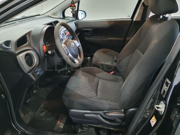 Toyota Yaris 1.0 · Ano 2012