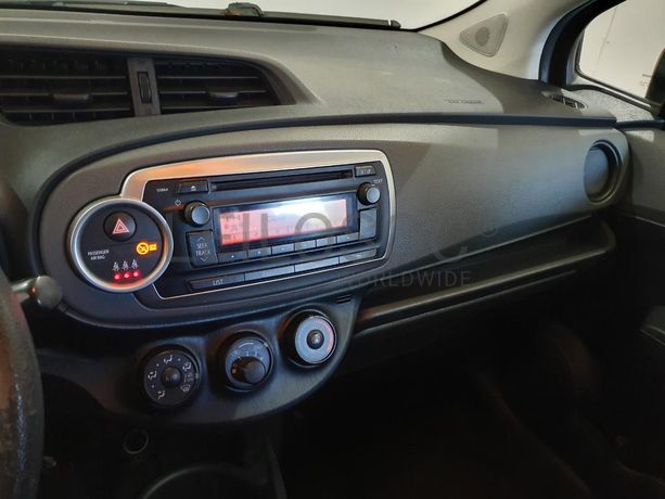 Toyota Yaris 1.0 · Ano 2012