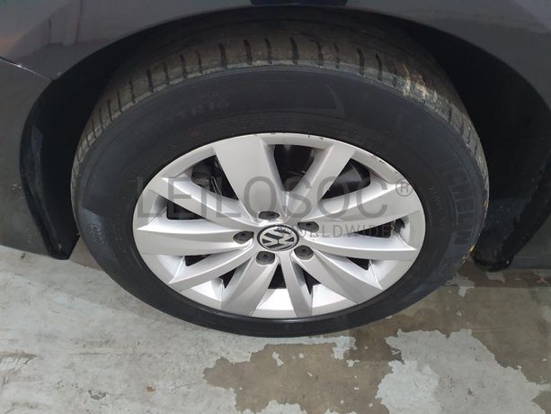 Volkswagen Passat 1.6 TDI · Ano 2012