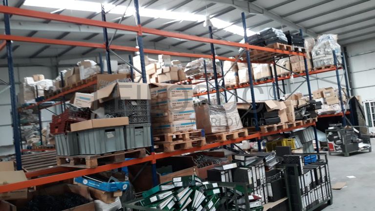 Estantes industriais