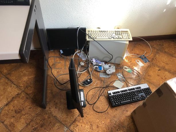 Armazém + Equipamento Escritório · Material Informático · Diversos · Marco de Canaveses