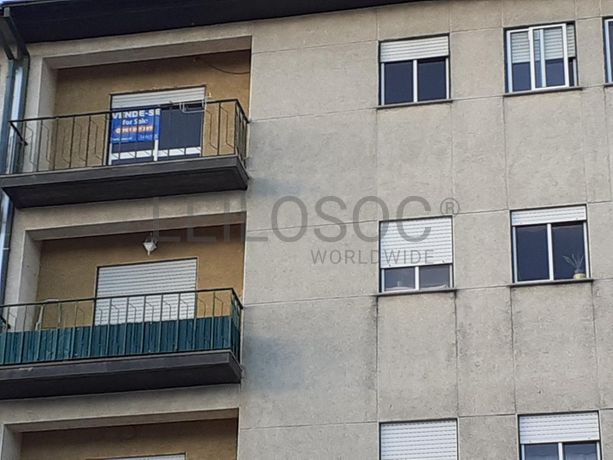 Apartamento T3 c/ Lugar de Garagem e Arrumos · Guarda