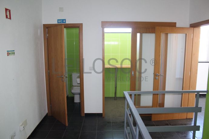 Totalidade: Lotes 1 a 5 · Lojas · Escritórios