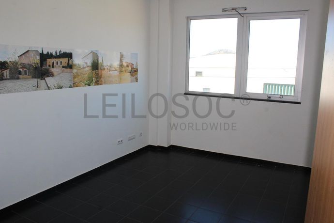 Totalidade: Lotes 1 a 5 · Lojas · Escritórios