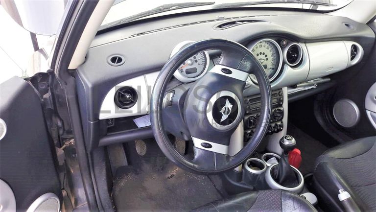 Mini Cooper R80 · Ano 2002