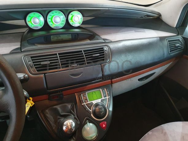 Citroën C8 2.0 HDI · Ano 2003