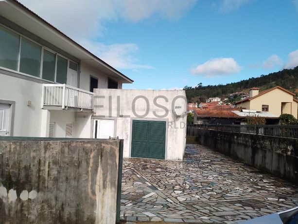 Moradia V4 · Santo Tirso