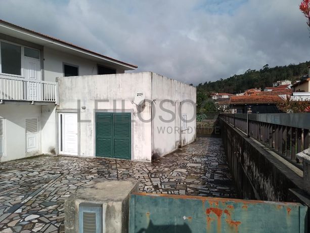 Moradia V4 · Santo Tirso