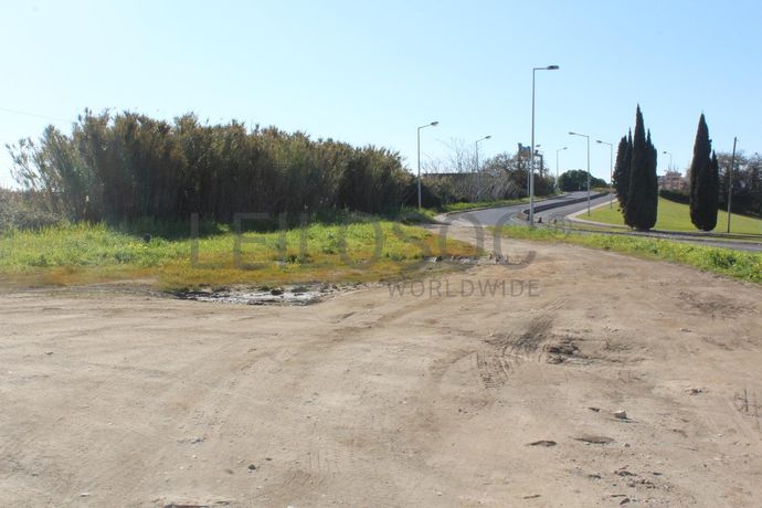 Unidade Industrial + Terreno · Vila Franca de Xira