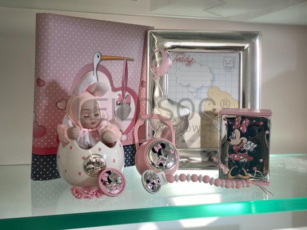 Mealheiro + Moldura de Bebé + Porta-chupetas + Caixa de Música + Álbum de Fotografias