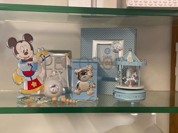 Mealheiro + Moldura de Bebé + Porta-chupetas + Caixa de Música + Álbum de Fotografias