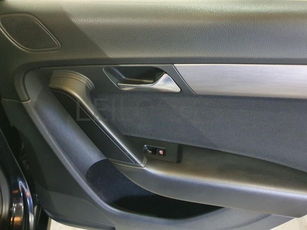 Volkswagen Passat 1.6 TDI · Ano 2012