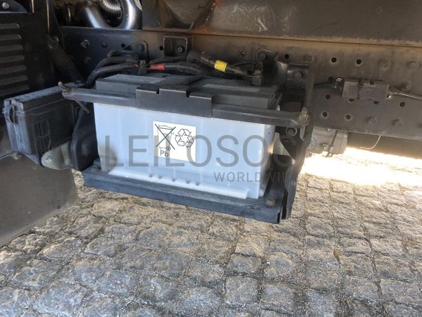 Mitsubishi Canter 7C18 com Plataforma Elevatória · Ano 2012