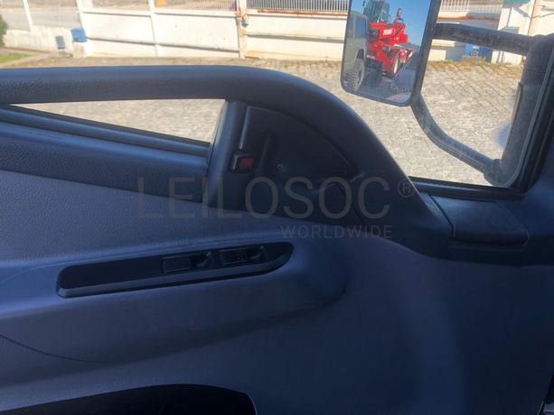 Mitsubishi Canter 7C18 com Plataforma Elevatória · Ano 2012