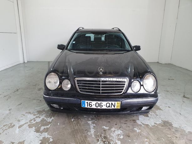 Mercedes-Benz E220 2.2 CDI · Ano 2000