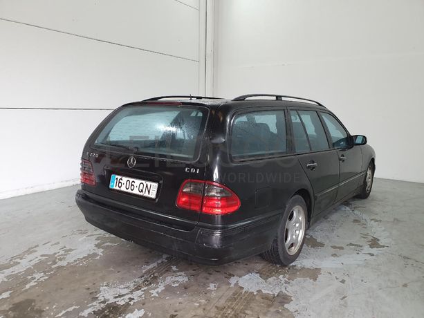 Mercedes-Benz E220 2.2 CDI · Ano 2000