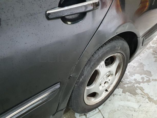 Mercedes-Benz E220 2.2 CDI · Ano 2000