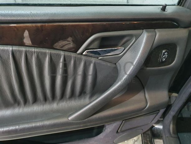 Mercedes-Benz E220 2.2 CDI · Ano 2000