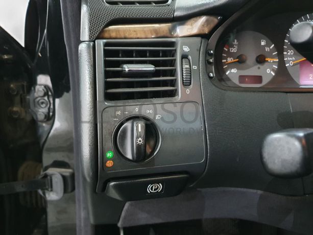 Mercedes-Benz E220 2.2 CDI · Ano 2000