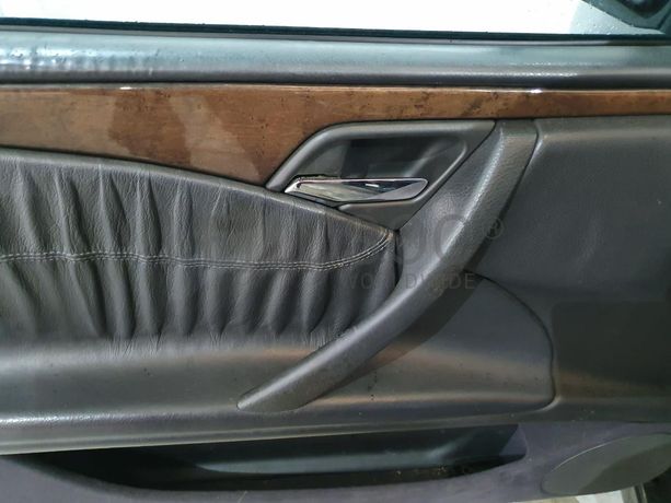 Mercedes-Benz E220 2.2 CDI · Ano 2000