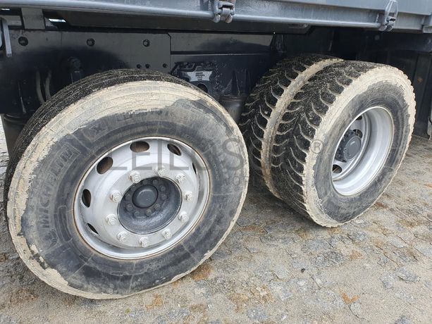 Renault Premium com Grua Atlas Copco 13.01 Basculante