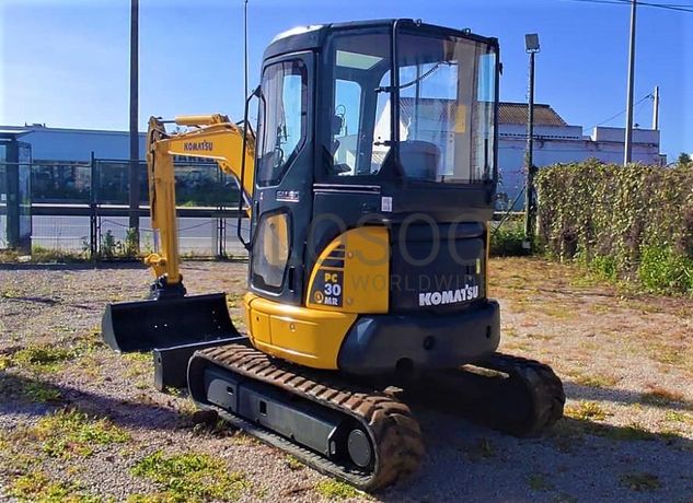 Escavadora Giratória Komatsu PC 30 MR