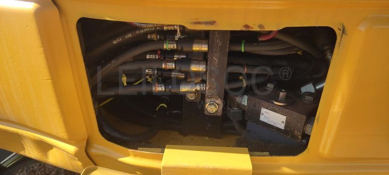 Escavadora Giratória Komatsu PC 30 MR