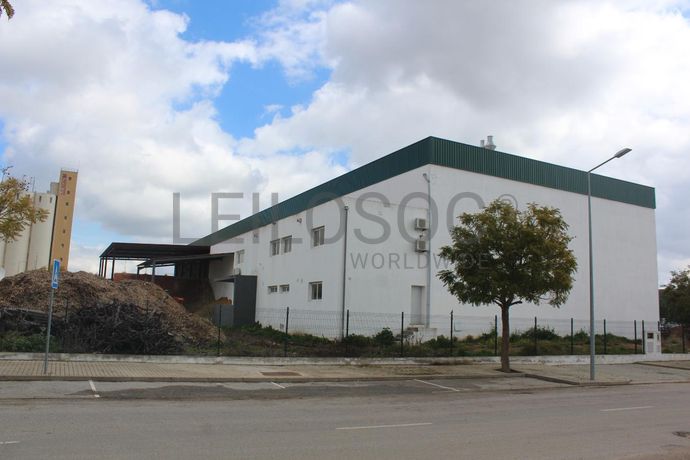 Armazém Industrial · Cuba