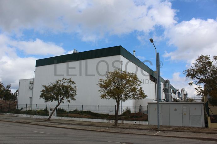 Armazém Industrial · Cuba