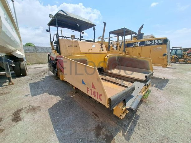 Espalhadora (18T) DYNAPAC F 141 · Viana