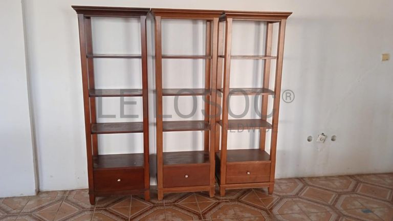 Mobiliário de escritório ·