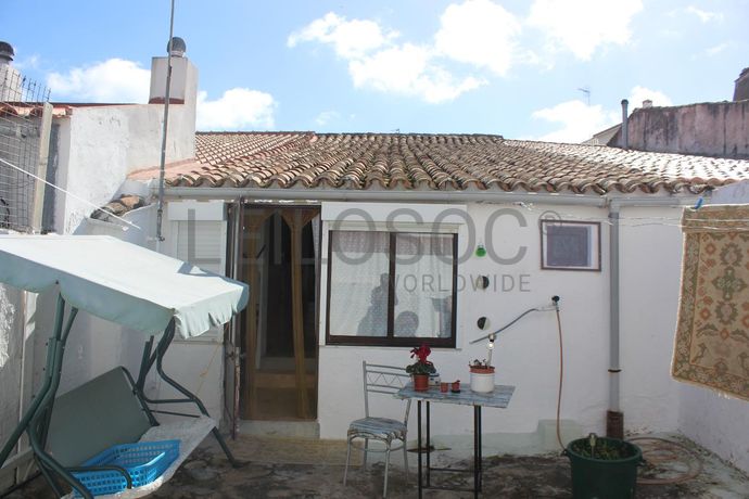 Moradia V2 · Cuba, Beja