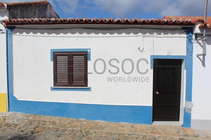 Moradia V2 · Cuba, Beja