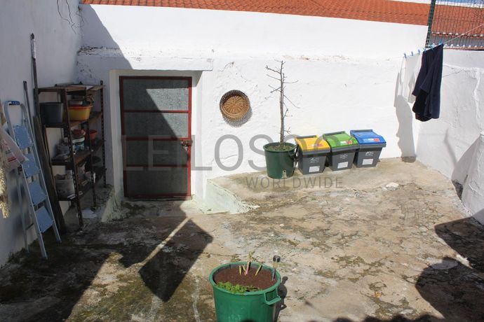 Moradia V2 · Cuba, Beja