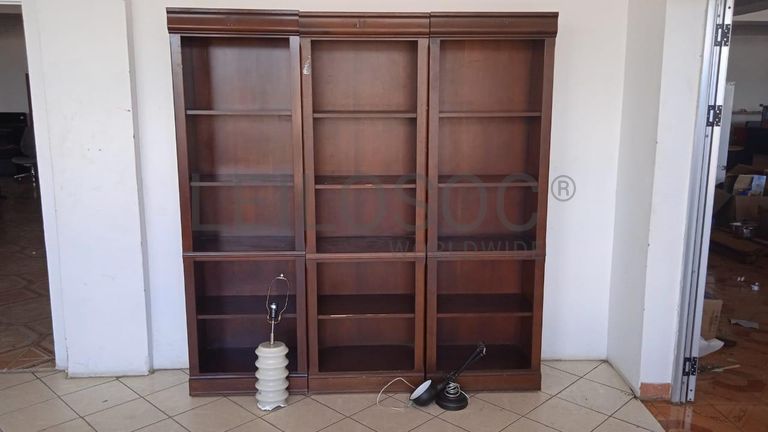 Mobiliário de escritório ·