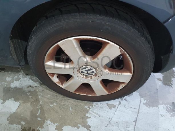 Volkswagen Golf 1.4 FSI · Ano 2004