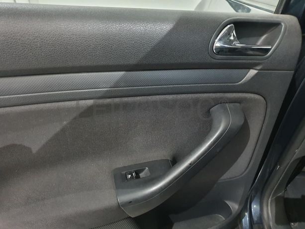 Volkswagen Golf 1.4 FSI · Ano 2004