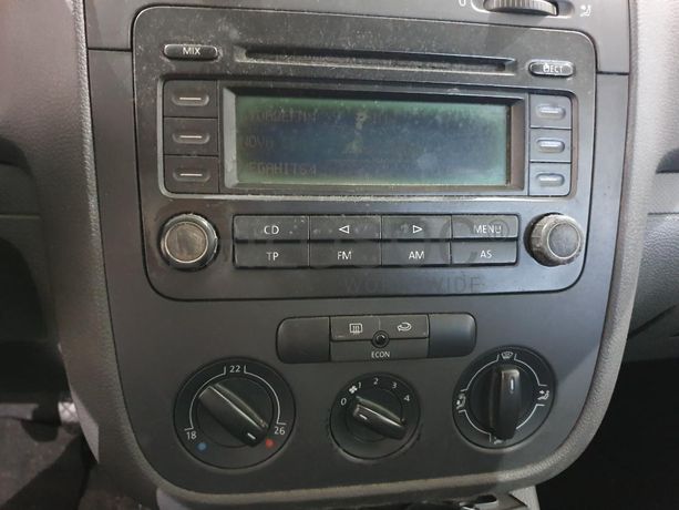 Volkswagen Golf 1.4 FSI · Ano 2004