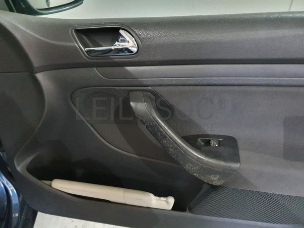 Volkswagen Golf 1.4 FSI · Ano 2004