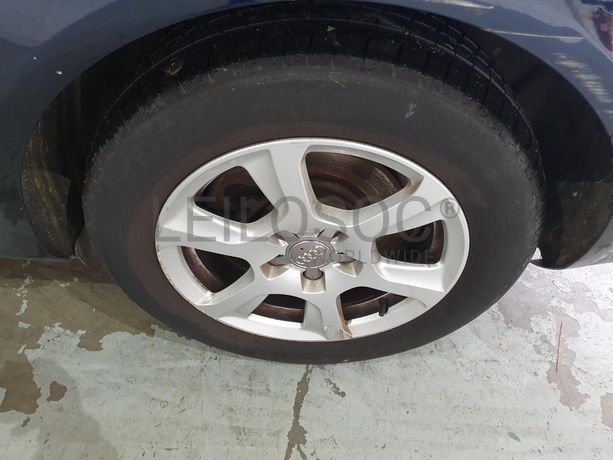 Audi A4 2.0 TDI · Ano 2009