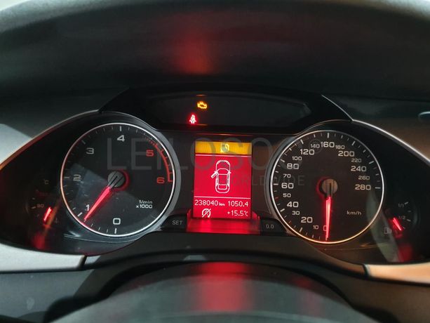 Audi A4 2.0 TDI · Ano 2009