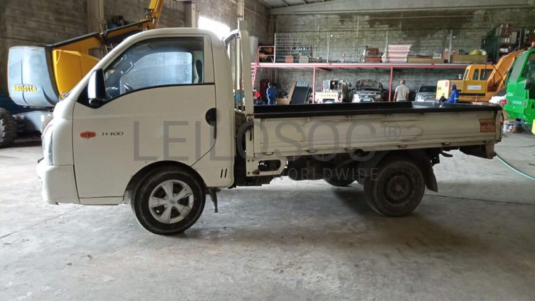 Hyundai H-100 ·