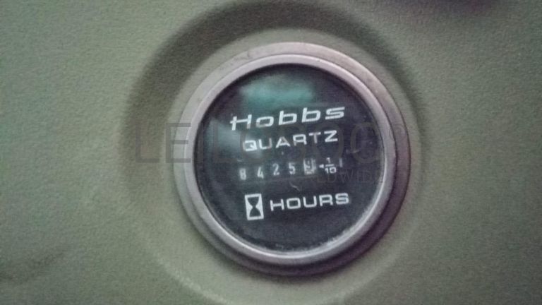 Escavadeira Hyundai ·