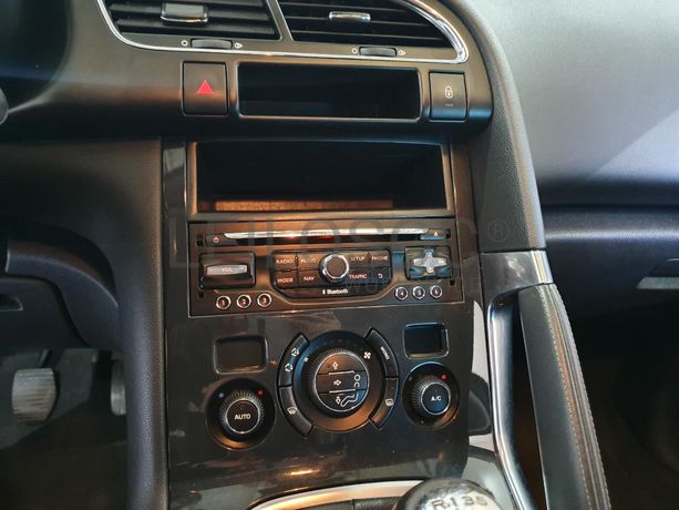 Peugeot 3008 1.6 BlueHDI · Ano 2015