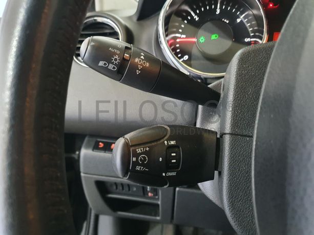 Peugeot 3008 1.6 BlueHDI · Ano 2015