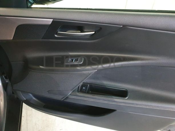 Jaguar XE 2.0D · Ano 2016