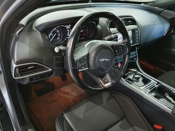 Jaguar XE 2.0D · Ano 2016