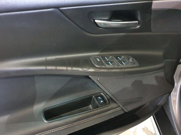 Jaguar XE 2.0D · Ano 2016